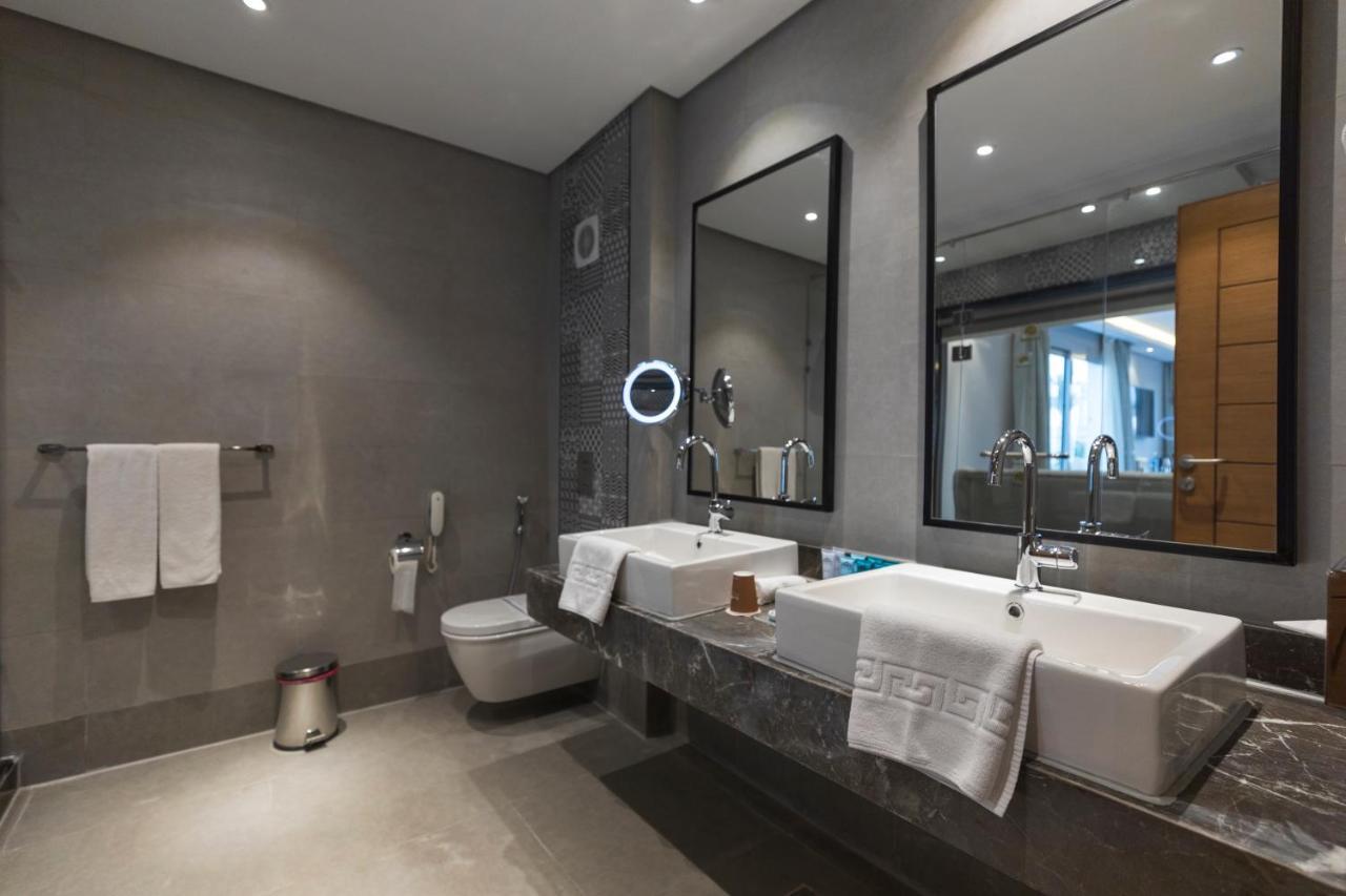 Jacuzzi Suite - Posh Club